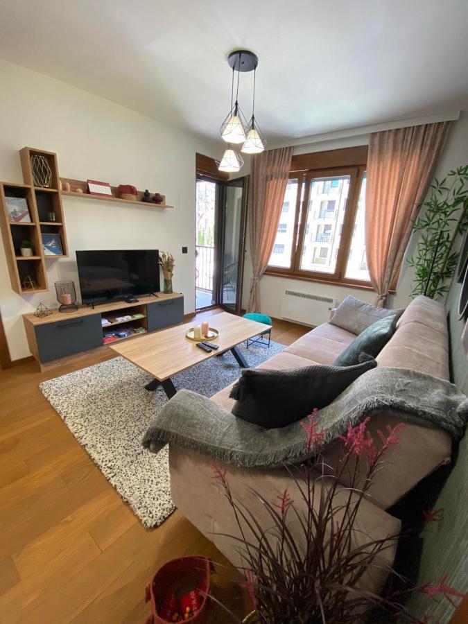 Pine House 16 Apartment